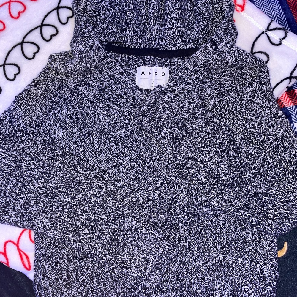 Aeropastalè Black and White Hooded Sweater